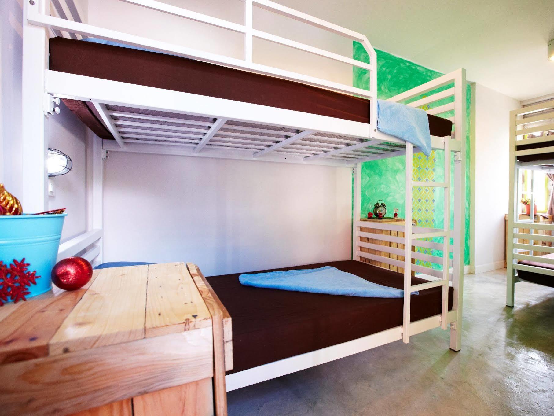 Wh Hostel バンコク都 エクステリア 写真