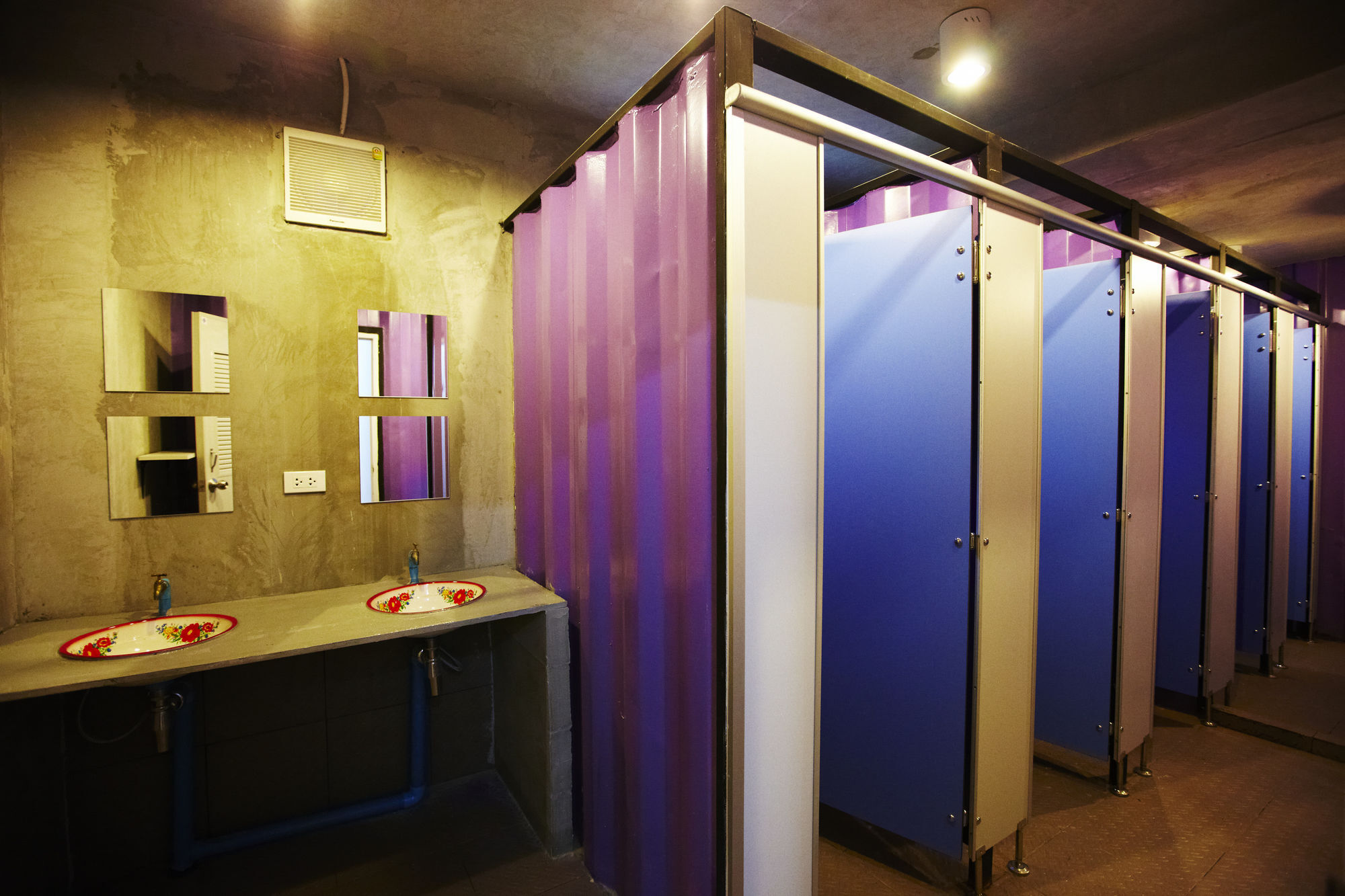 Wh Hostel バンコク都 エクステリア 写真